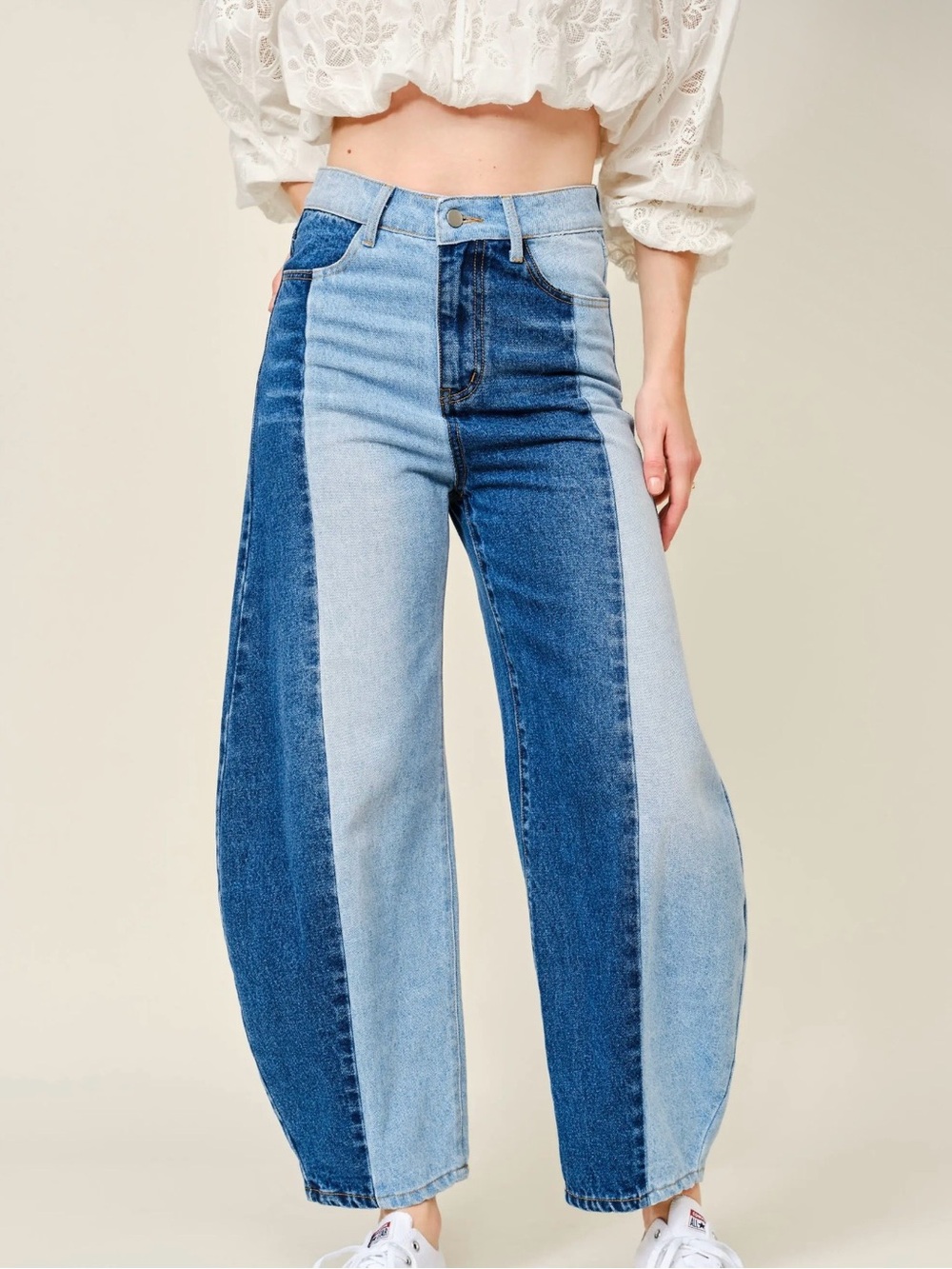 Contrast Panel Barrel Leg Jeans